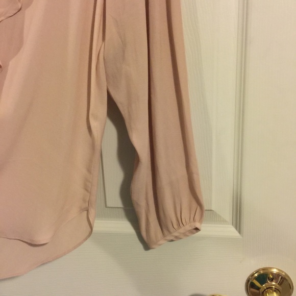 Soft & flirty ruffled romantic blouse Nude blush - Picture 3 of 3
